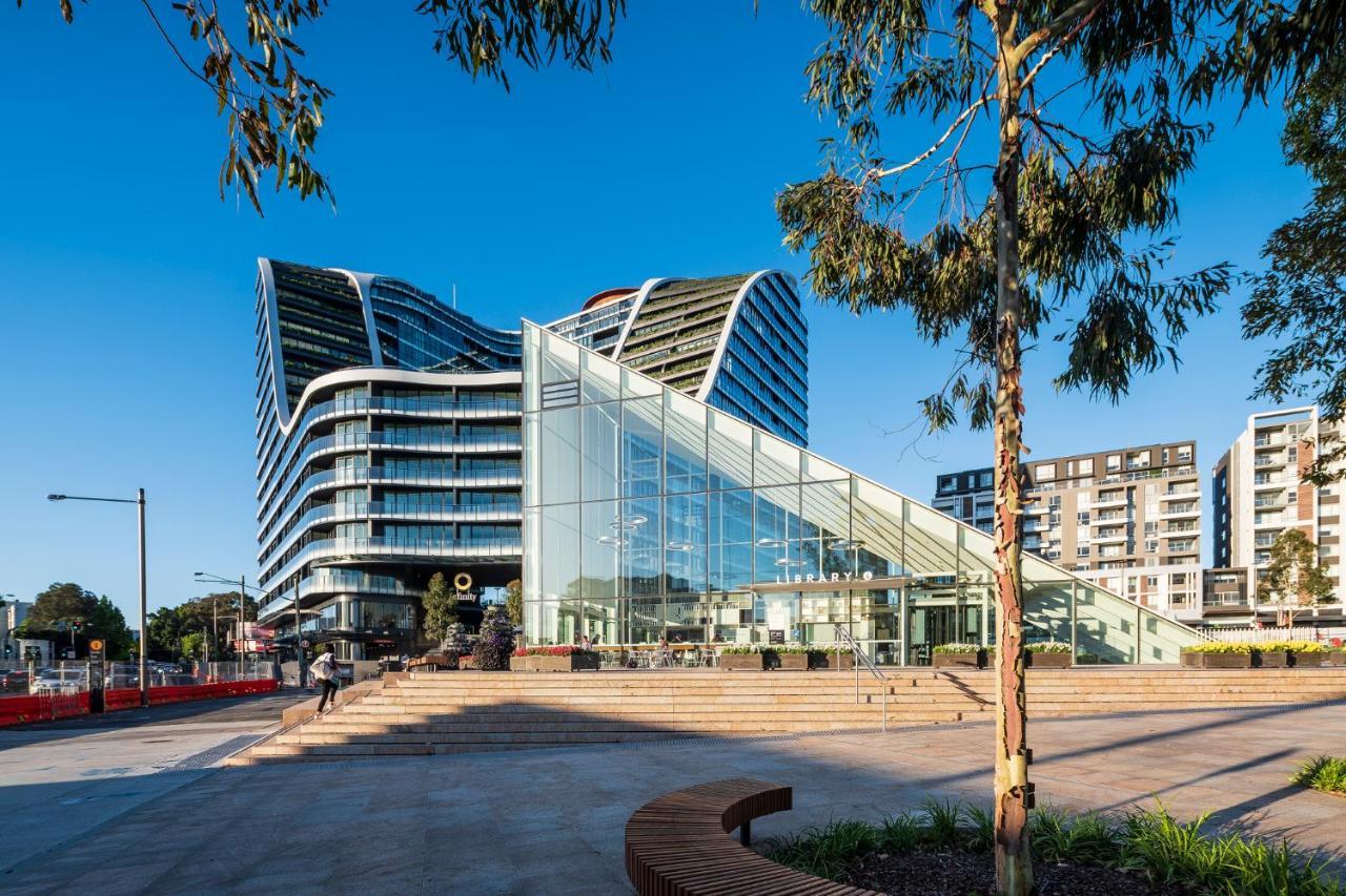 One Global Resorts Green Square Sydney Exterior foto The new building of the University of New South Wales, Sydney